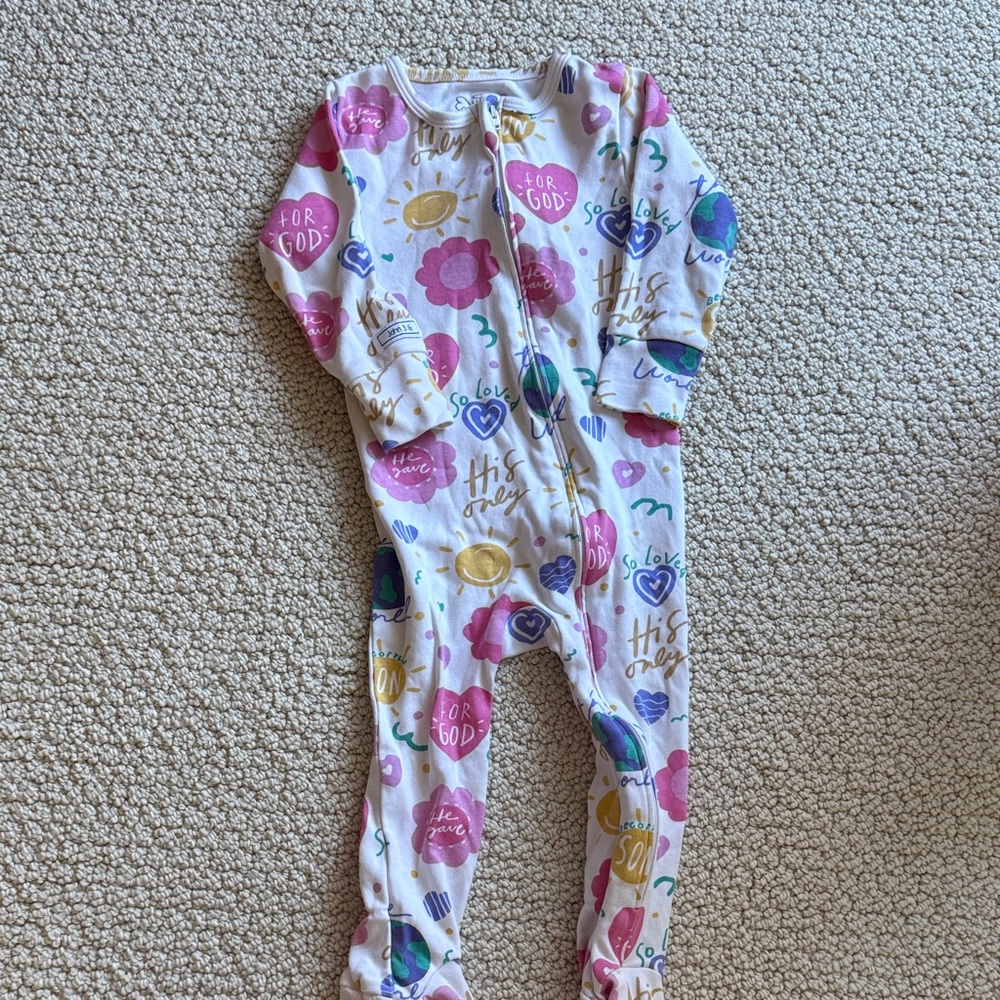 Holy Pals John 3:16 footies